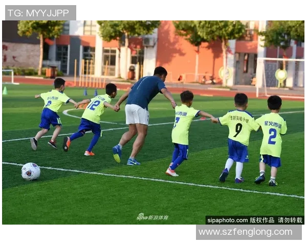 假期足球作业探索与实践提升青少年足球技能的有效方法与建议