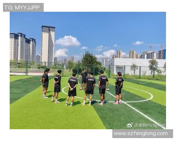 基础足球课:培养青少年球技与团队合作精神的全面指导课程 基础足球课:培养青少年球技与团队合作精神的全面指导课程