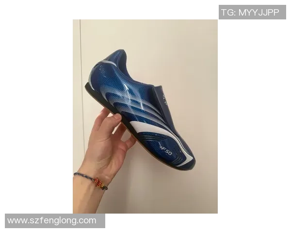 探索足球前腰鞋的选择与技巧提升你的场上表现与舒适度 探索足球前腰鞋的选择与技巧提升你的场上表现与舒适度