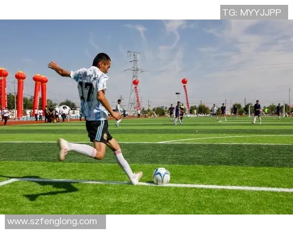 足球场上的激情瞬间与梦想追逐的完美结合尽在这组精彩图片中展现 足球场上的激情瞬间与梦想追逐的完美结合尽在这组精彩图片中展现
